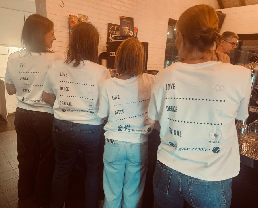 Matching t-shirts voor een groep vriendinnen